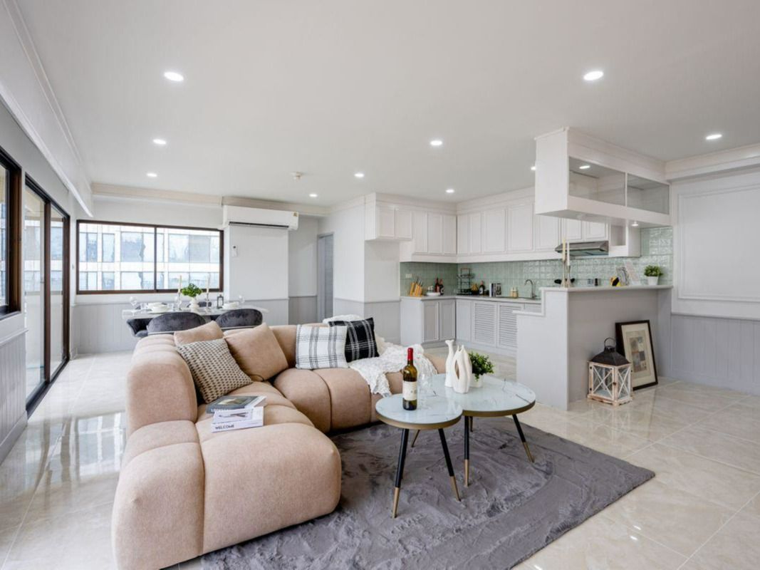 THE QUARTZ at Sukhumvit 6 (Saranjai Mansion) 