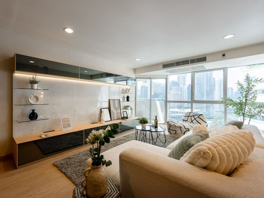 The Waterford Diamond (Phrom Phong)